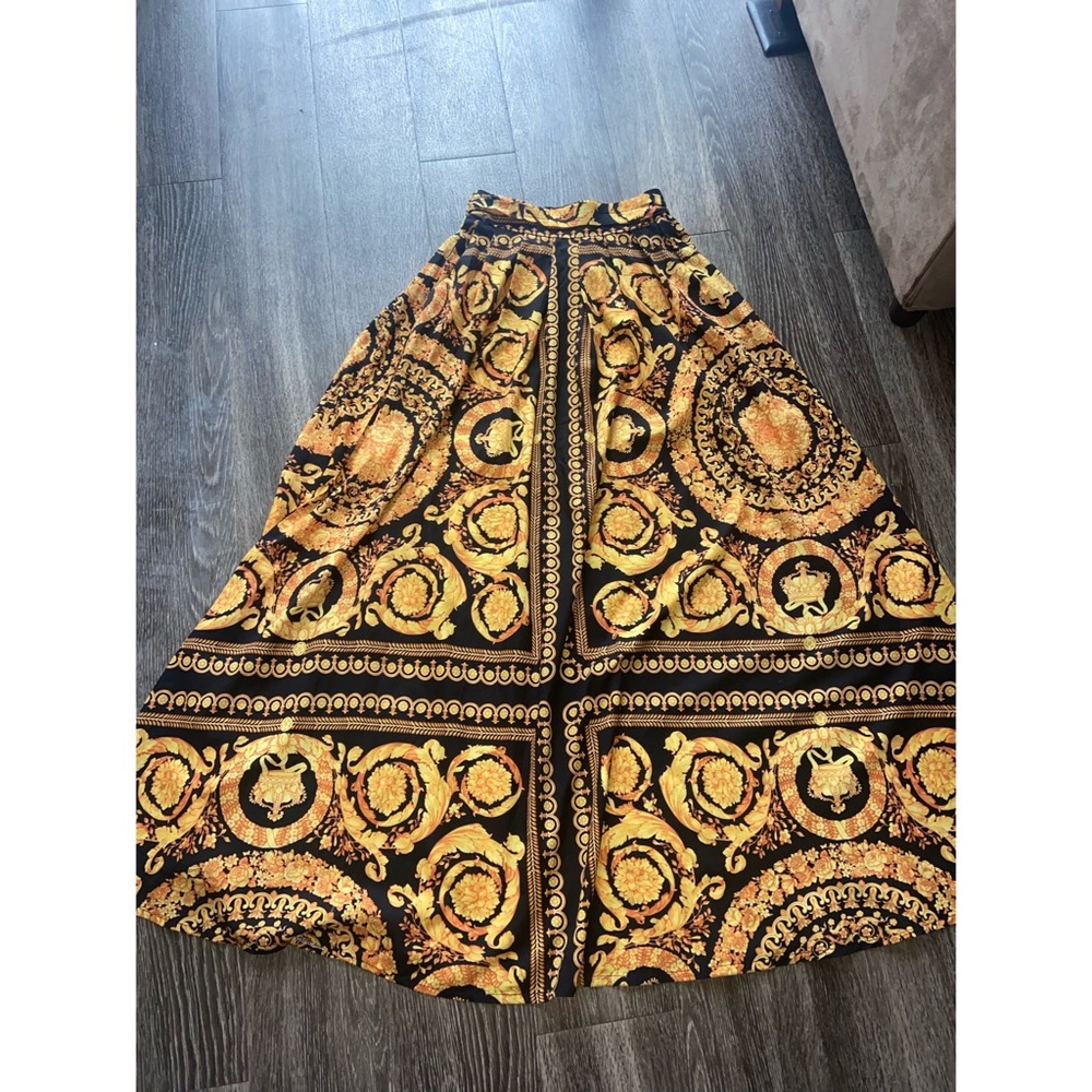 Versace style mazi skirt , stunning statement piece ❤️